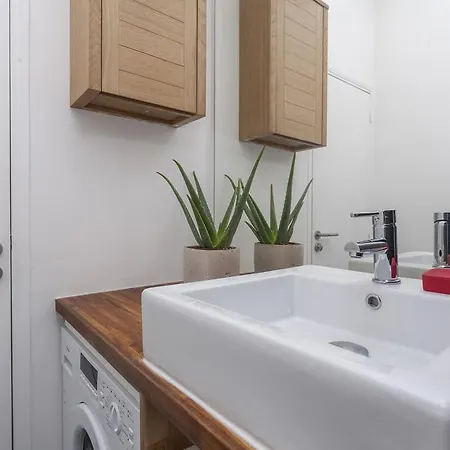 De Nazareth Apartment Paris